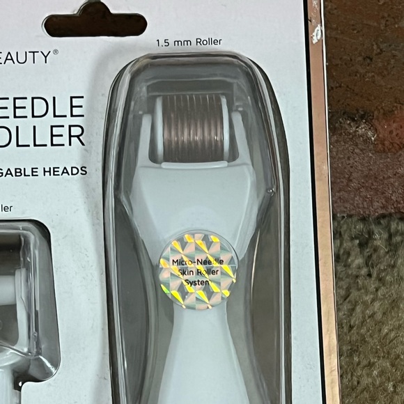Precision Beauty Micro-Needle Facial Roller Set - Picture 6 of 6